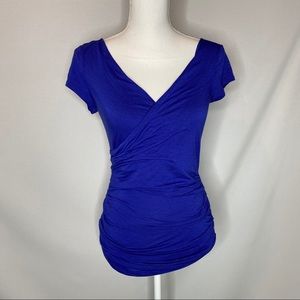 Ruched v neck t shirt.